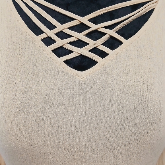 Sami & Jo Beige Tunic Top - Picture 7 of 7